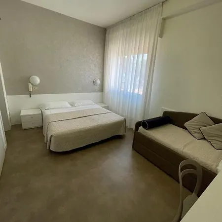 Cristina Hotel